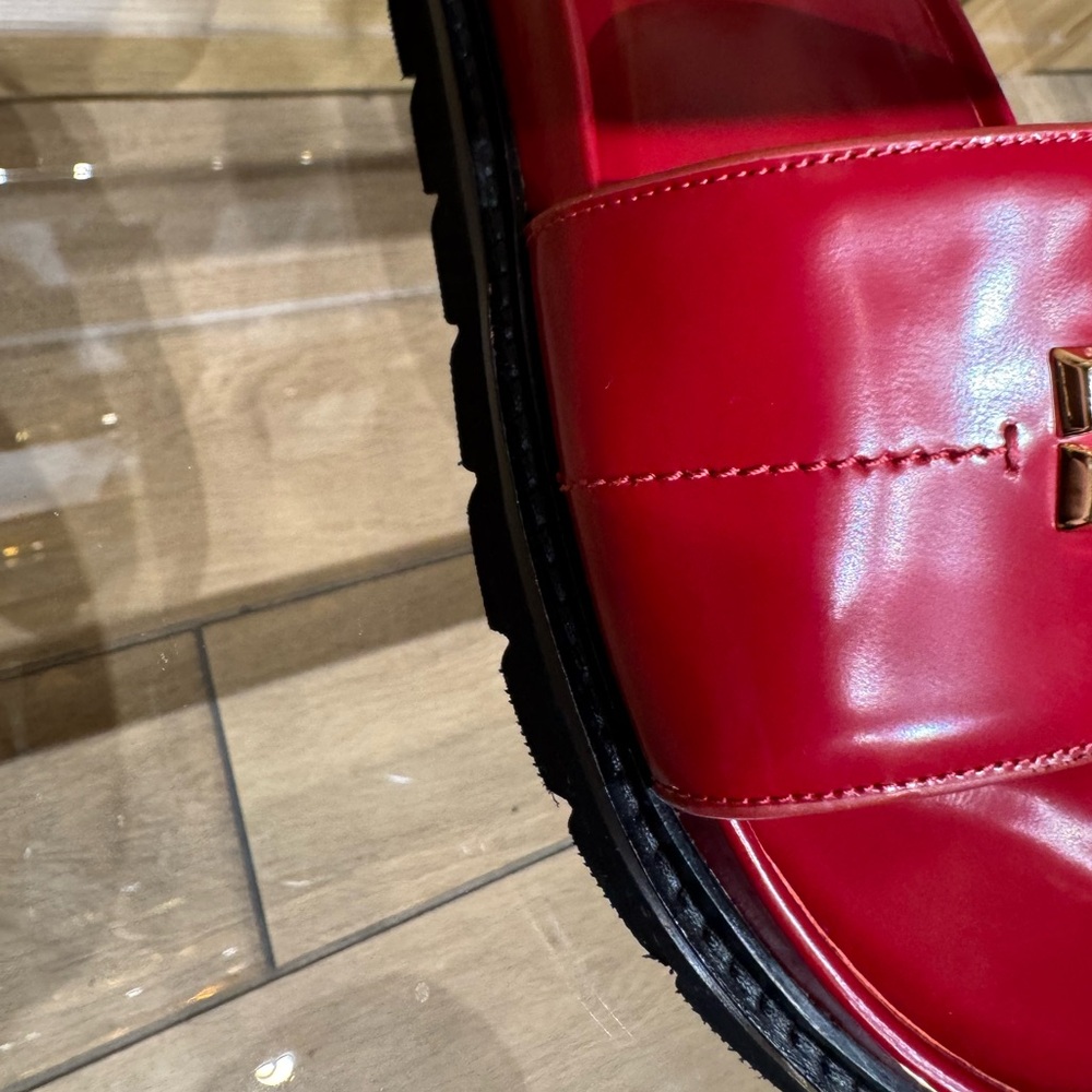 Tory Burch Red Patent Leather Slide Sandals with Gold Logo - Picture 6 of 8